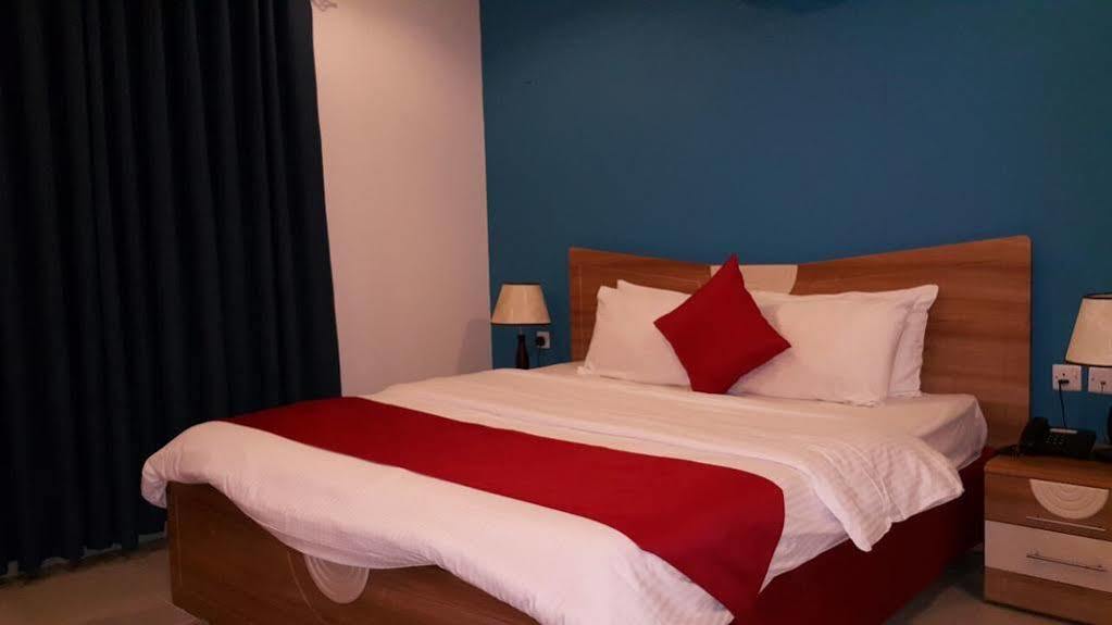 Al Manaf Hotel Suites Маскат Екстериор снимка