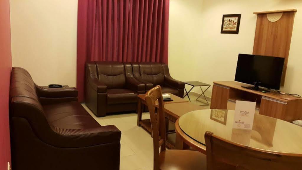 Al Manaf Hotel Suites Маскат Екстериор снимка